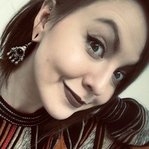 Meet your Posher, Felicia